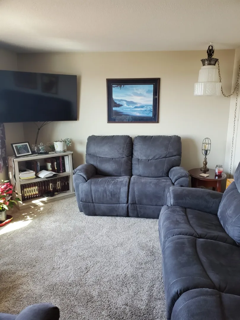 10 +/- Acre Farmstead - Goodrich, ND