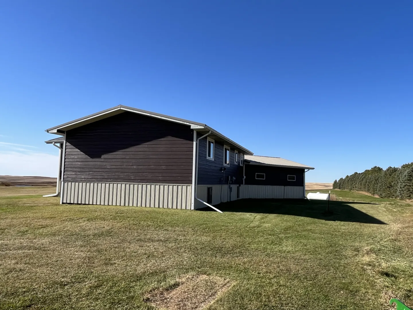 10 +/- Acre Farmstead - Goodrich, ND
