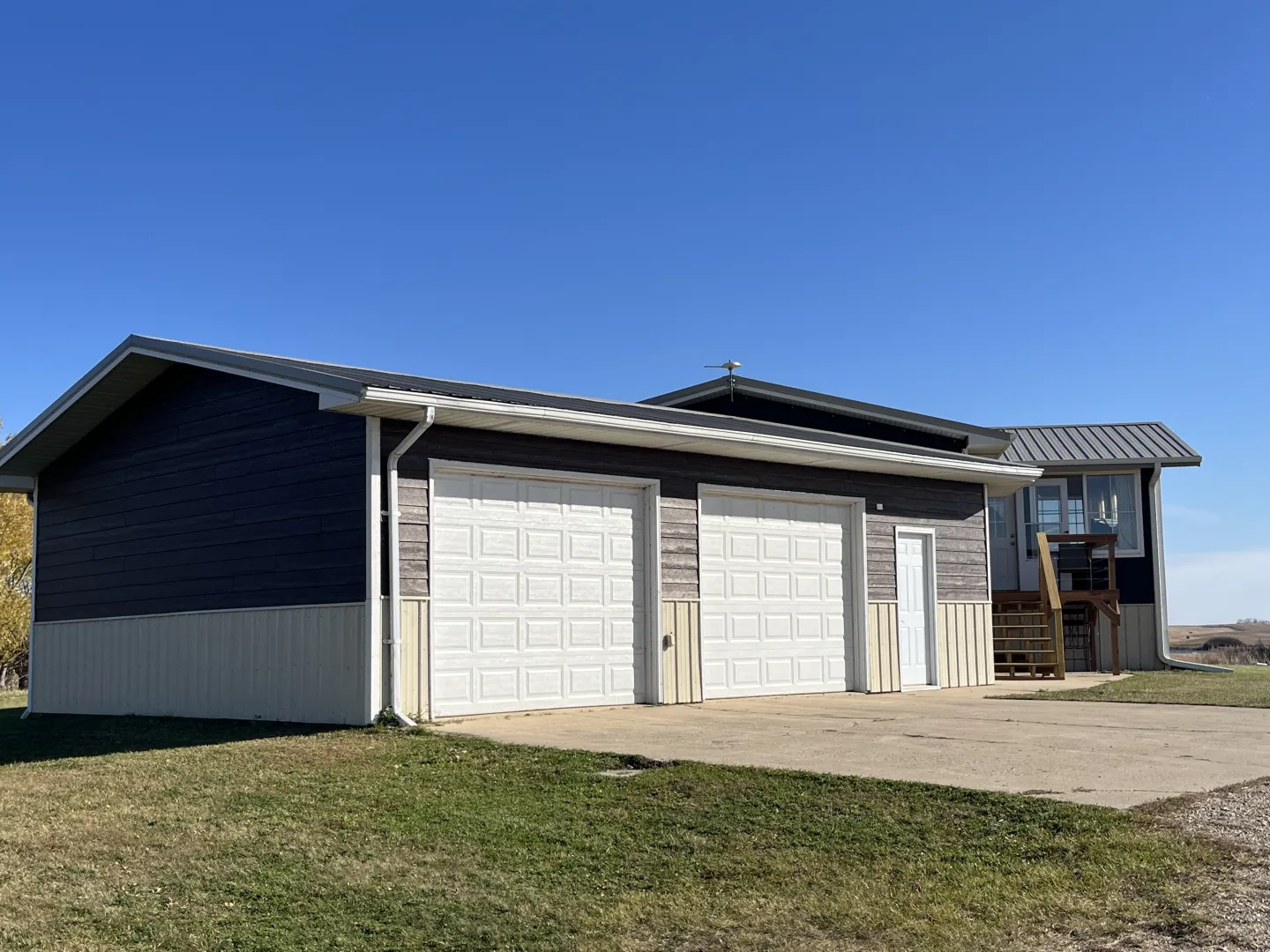 10 +/- Acre Farmstead - Goodrich, ND